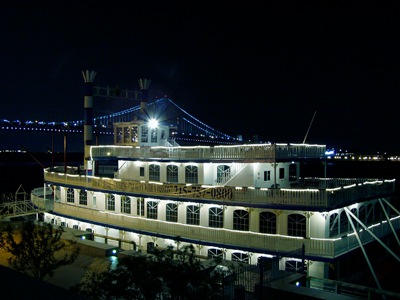 NY charter yacht Liberty Belle port night